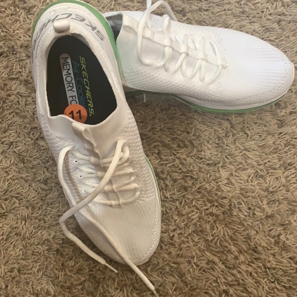 Skechers - Picture 1 of 3